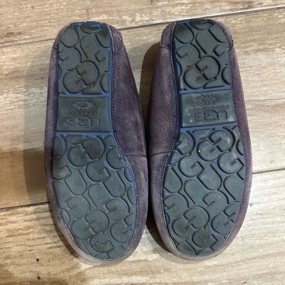 UGG Purple Slippers with Blue Lining - Picture 3 of 6